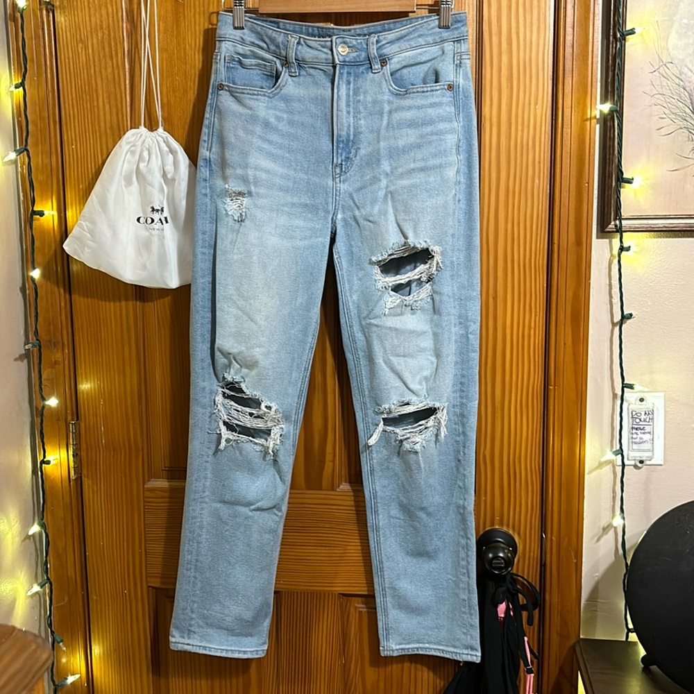 American Eagle Mom Straight Jeans